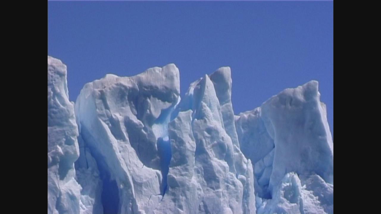Découpe de la façade du glacier Perito Moreno donnant sur le Lago