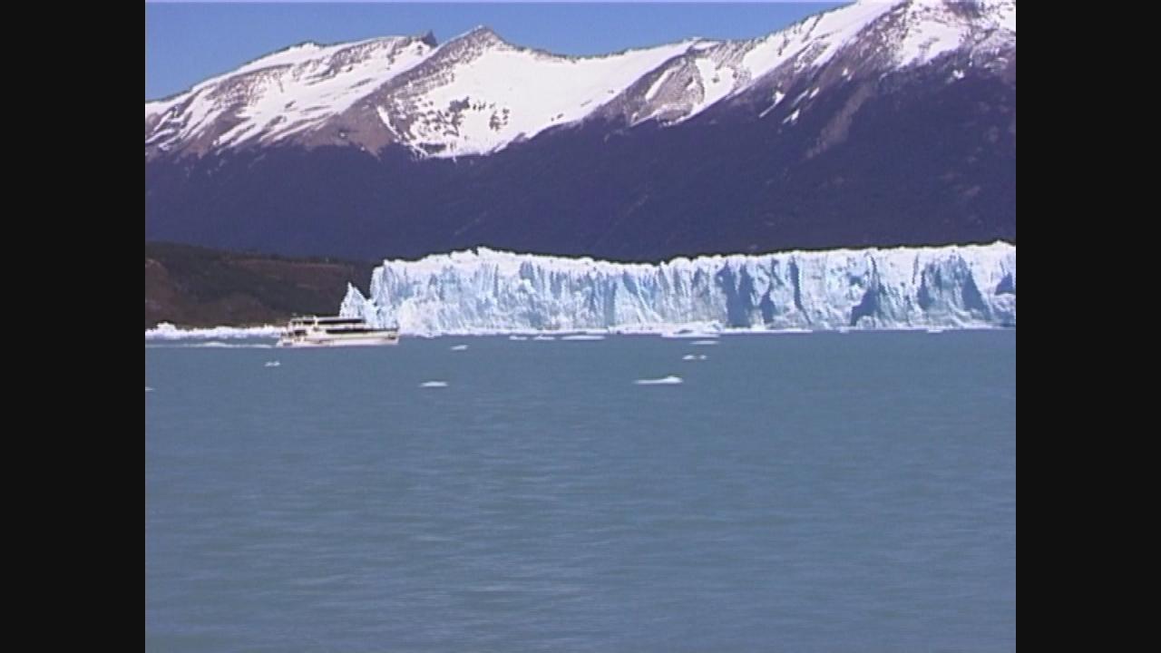 Large façade glacière